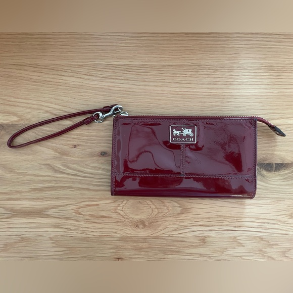 Vintage Coach Wristlet Clutch Wallet - Wine Red Patent Leather - Picture 3 of 7